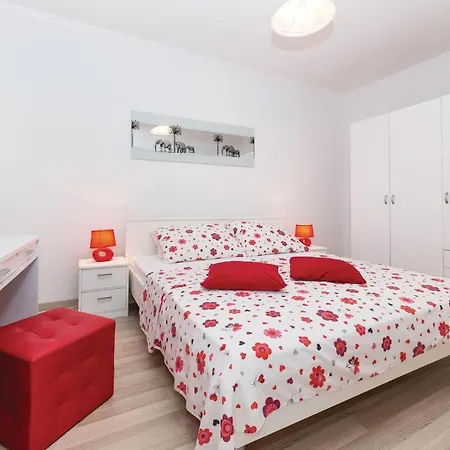 6 Bedroom Gorgeous In Kastel Stari * Kastela