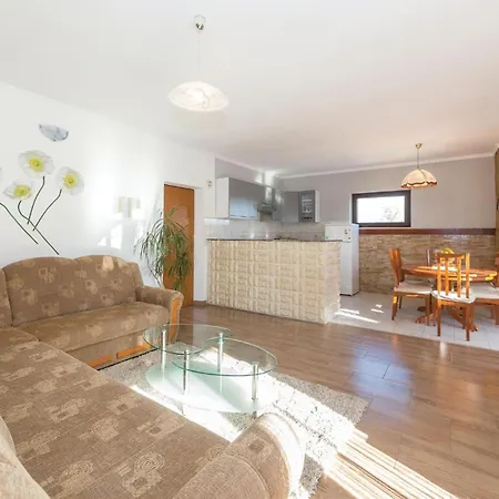 Holiday home 6 Bedroom Gorgeous In Kastel Stari Kastela